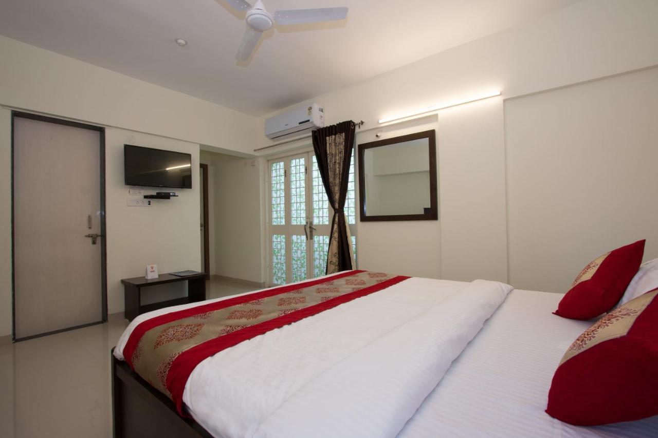 Hotel Oyo 9052 Leisurely Abode Khadki Zewnętrze zdjęcie